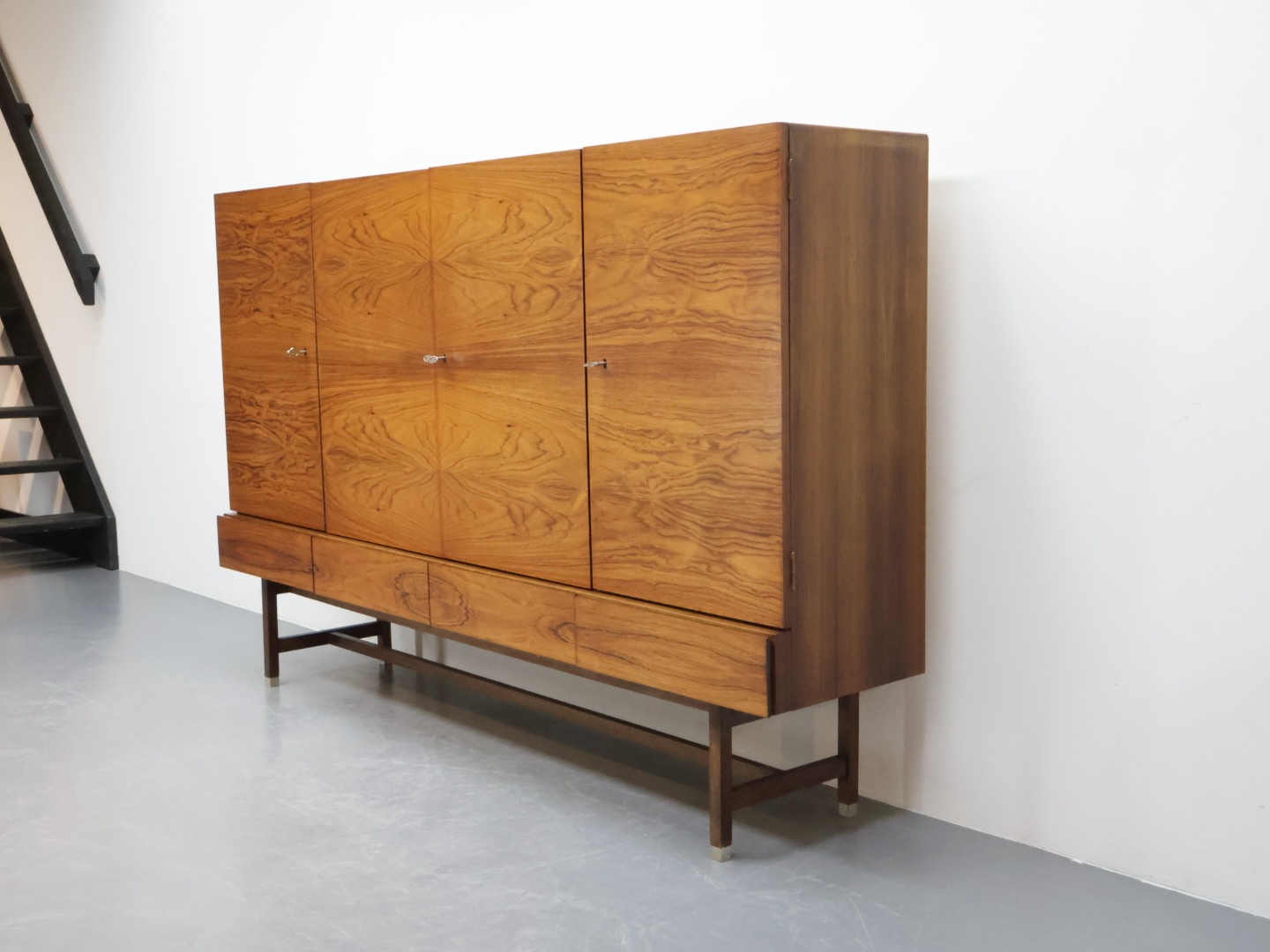 Vintage ladekast / houtfineer / messing greep / Formule meubelen