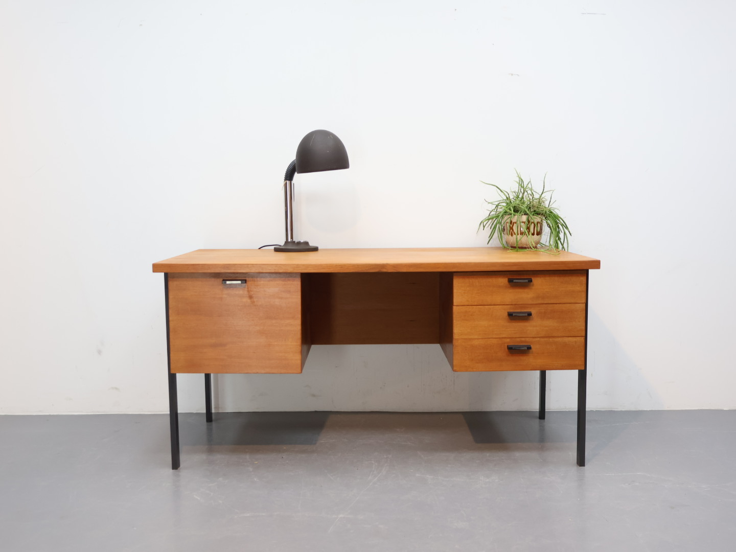 Vintage bureau / dubbelzijdig / teak