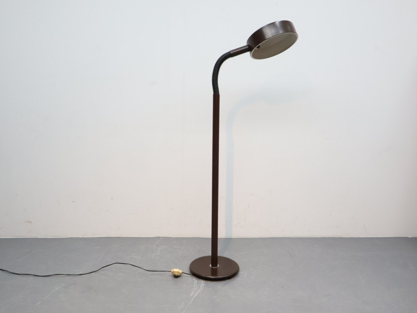 Vintage vloerlamp / metaal kunststof / bruin / Hala Zeist