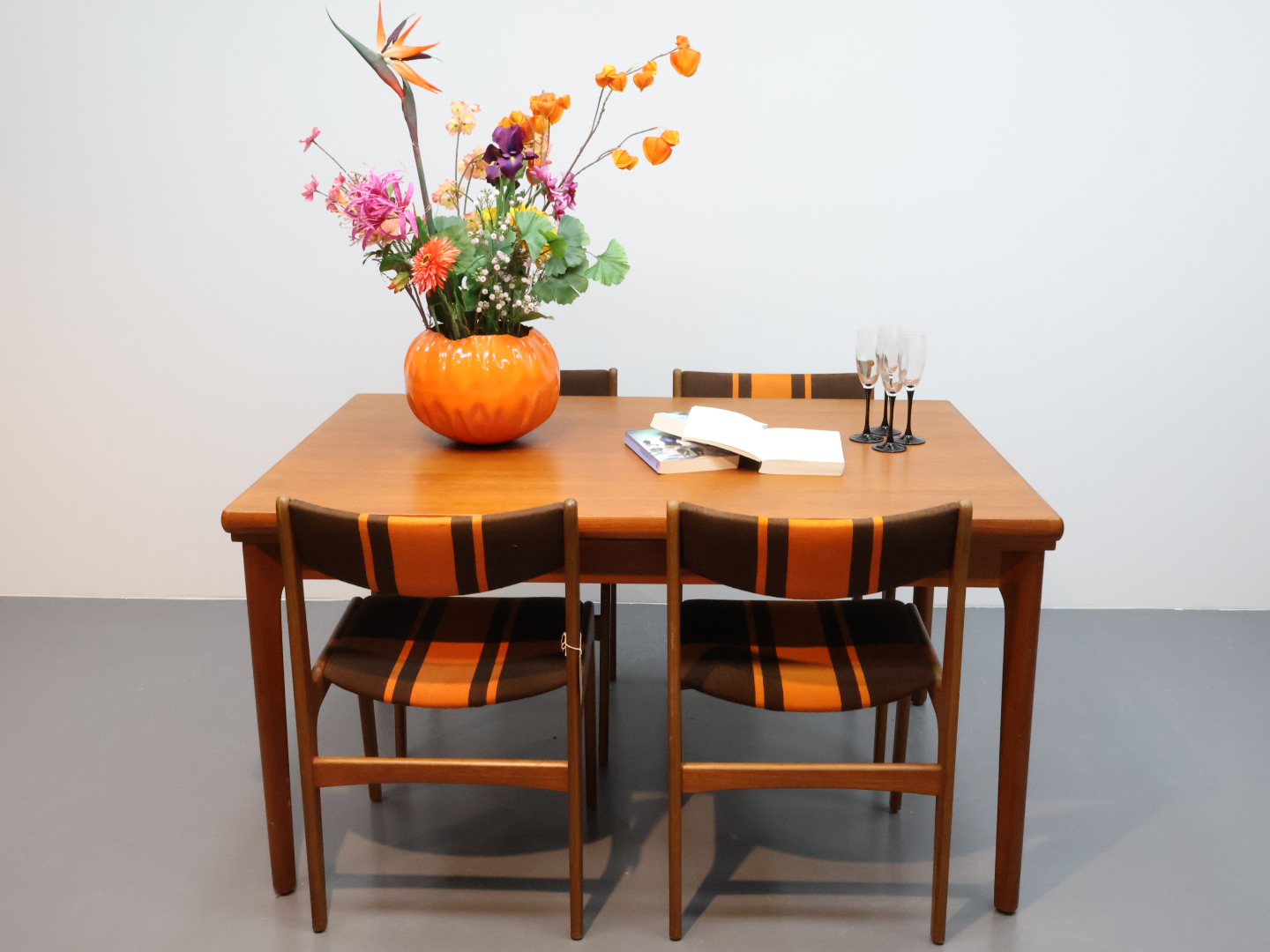 Vintage eettafel / hout teak / bruin rechthoek / verlengbaar Henning Kjaernulf
