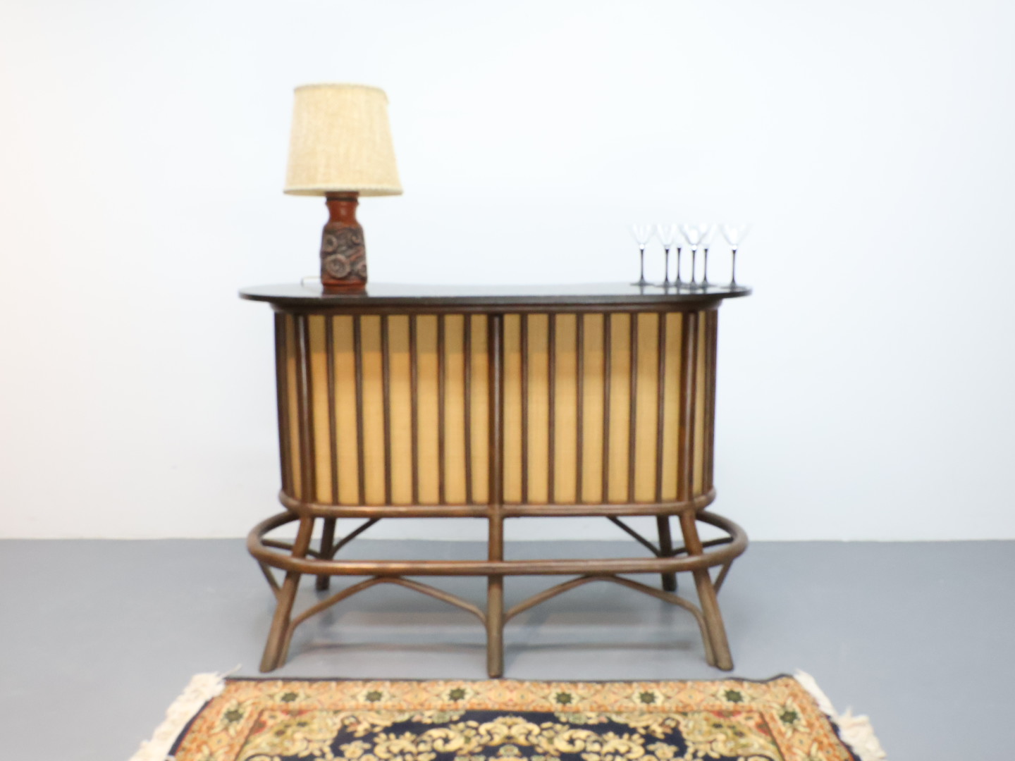 Vintage bar / manou hout en riet jaren 70