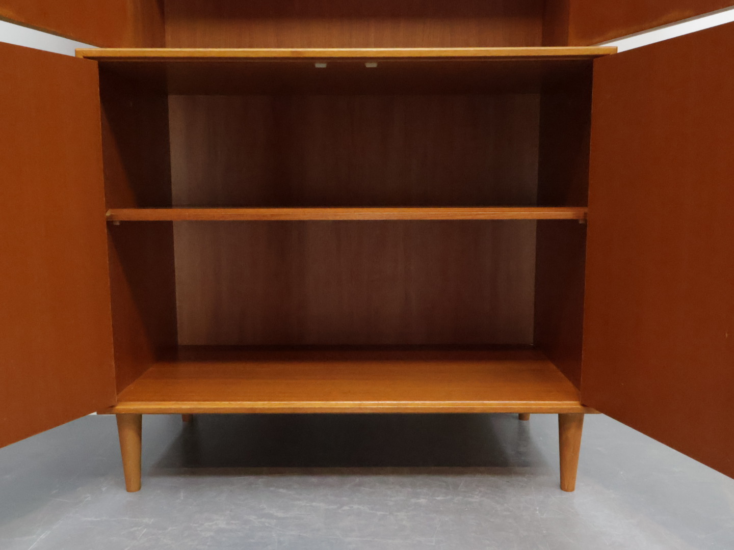 Vintage wandmeubel / 4 deuren / Essen / FM meubelen