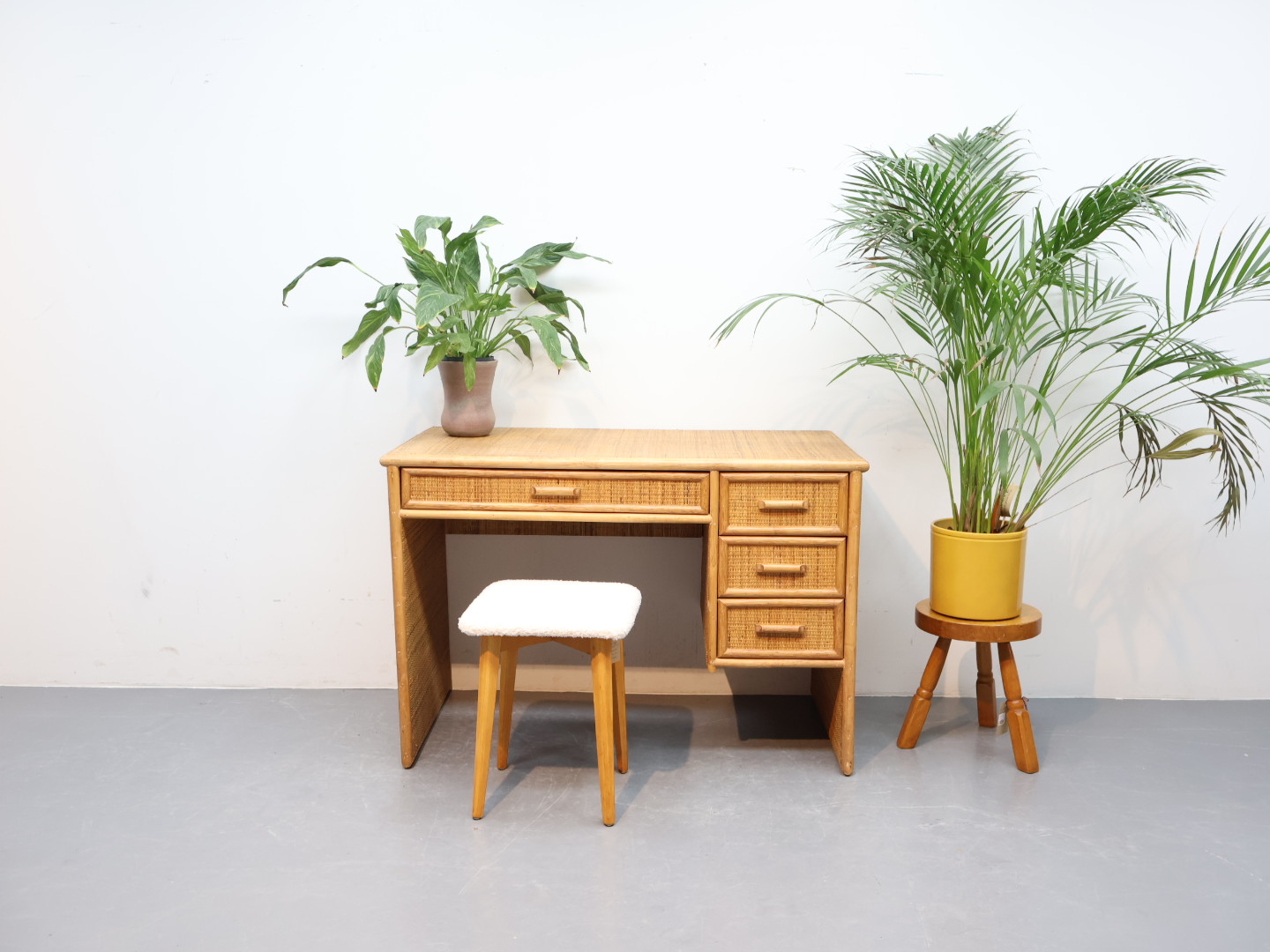 Vintage bureau / kaptafel / rotan / jaren `70