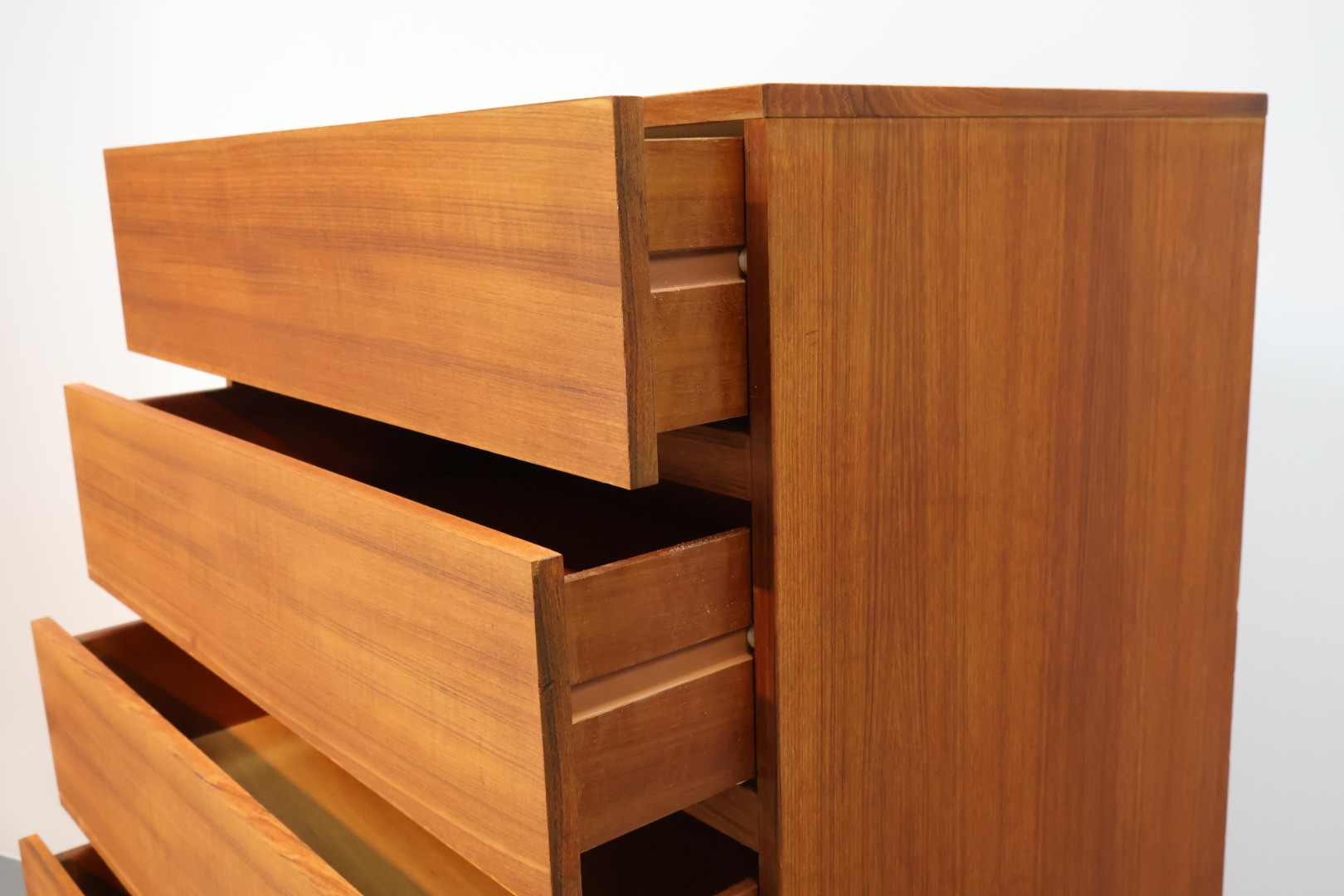 Vintage ladekast / teak teakfineer / 5 lades / Denemarken