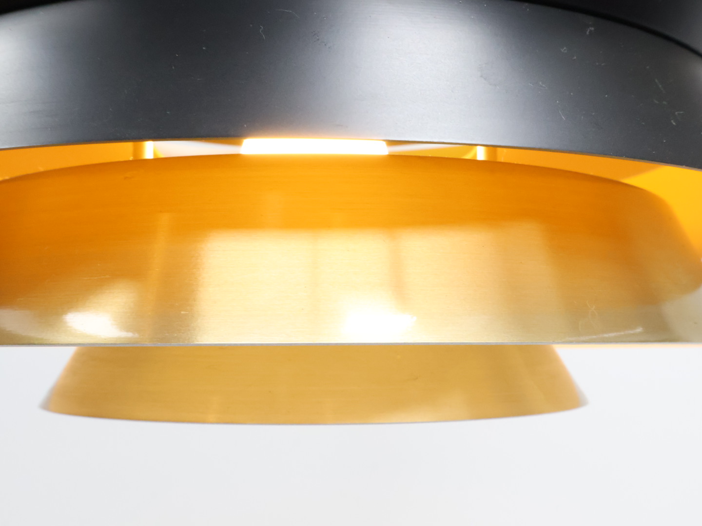 Vintage hanglamp / metaal / goud zwart wit / Trava Carl Thore voor Granhage
