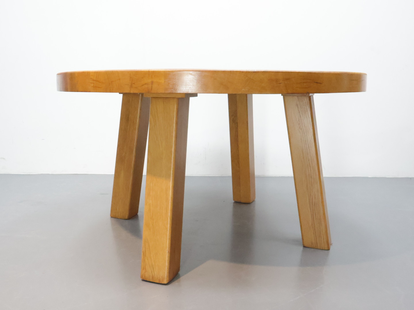 Vintage eettafel / eiken / rond geel / brutalist