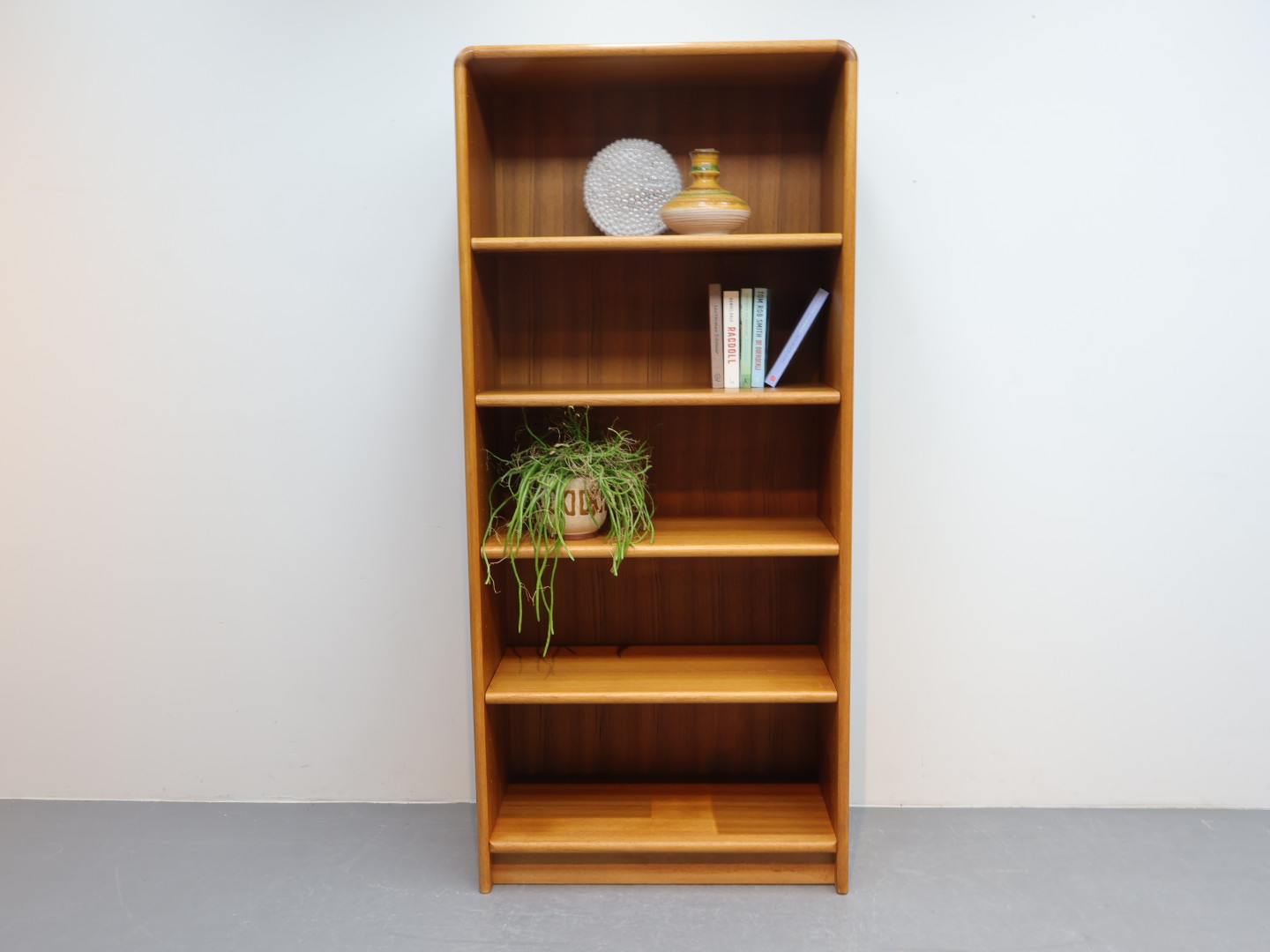 Vintage teakhouten boekenkast Stofa Møbler Denmark jaren 70
