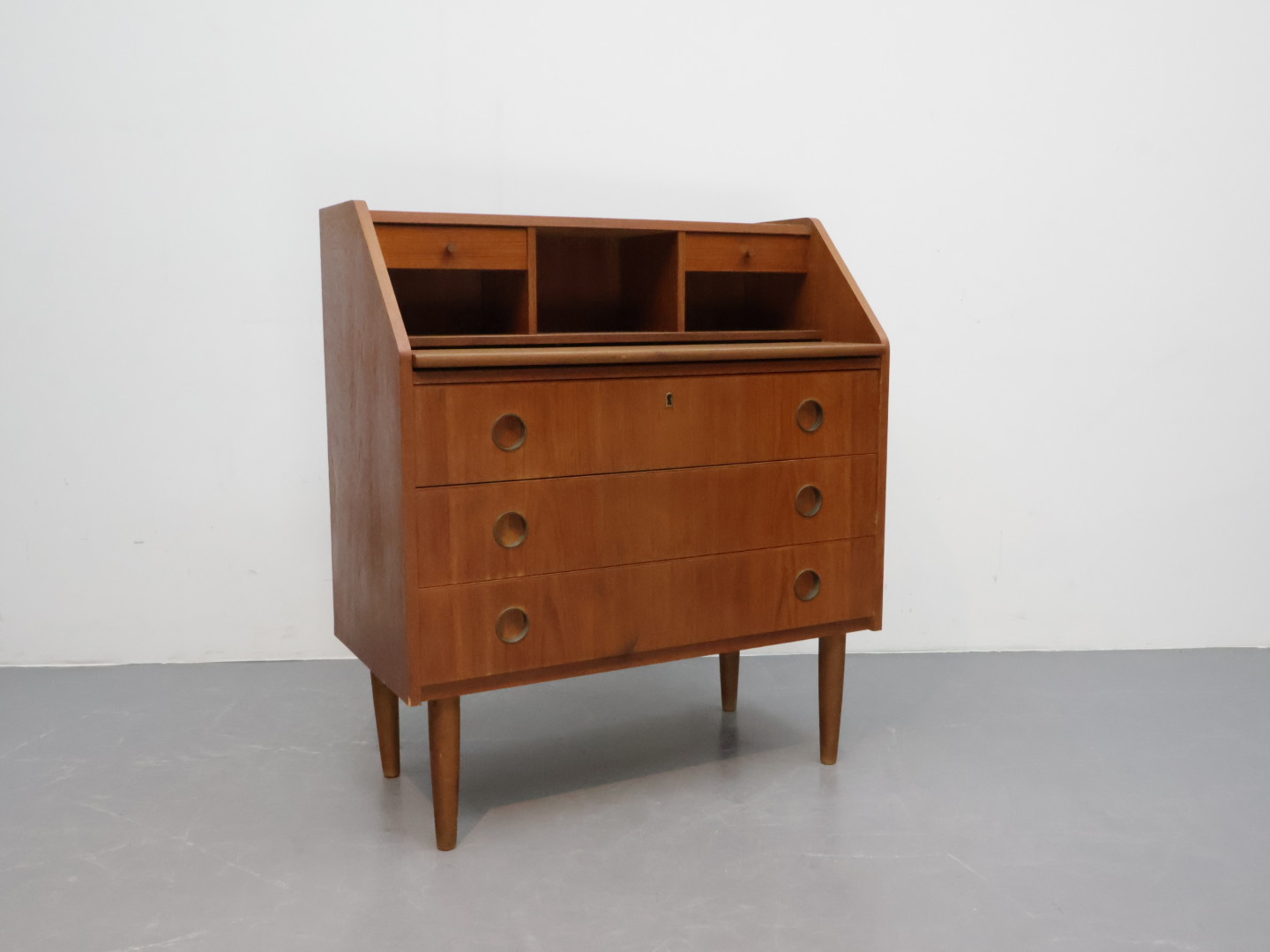 Vintage secretaire / teak / lades / Ronde knoppen Denemarken
