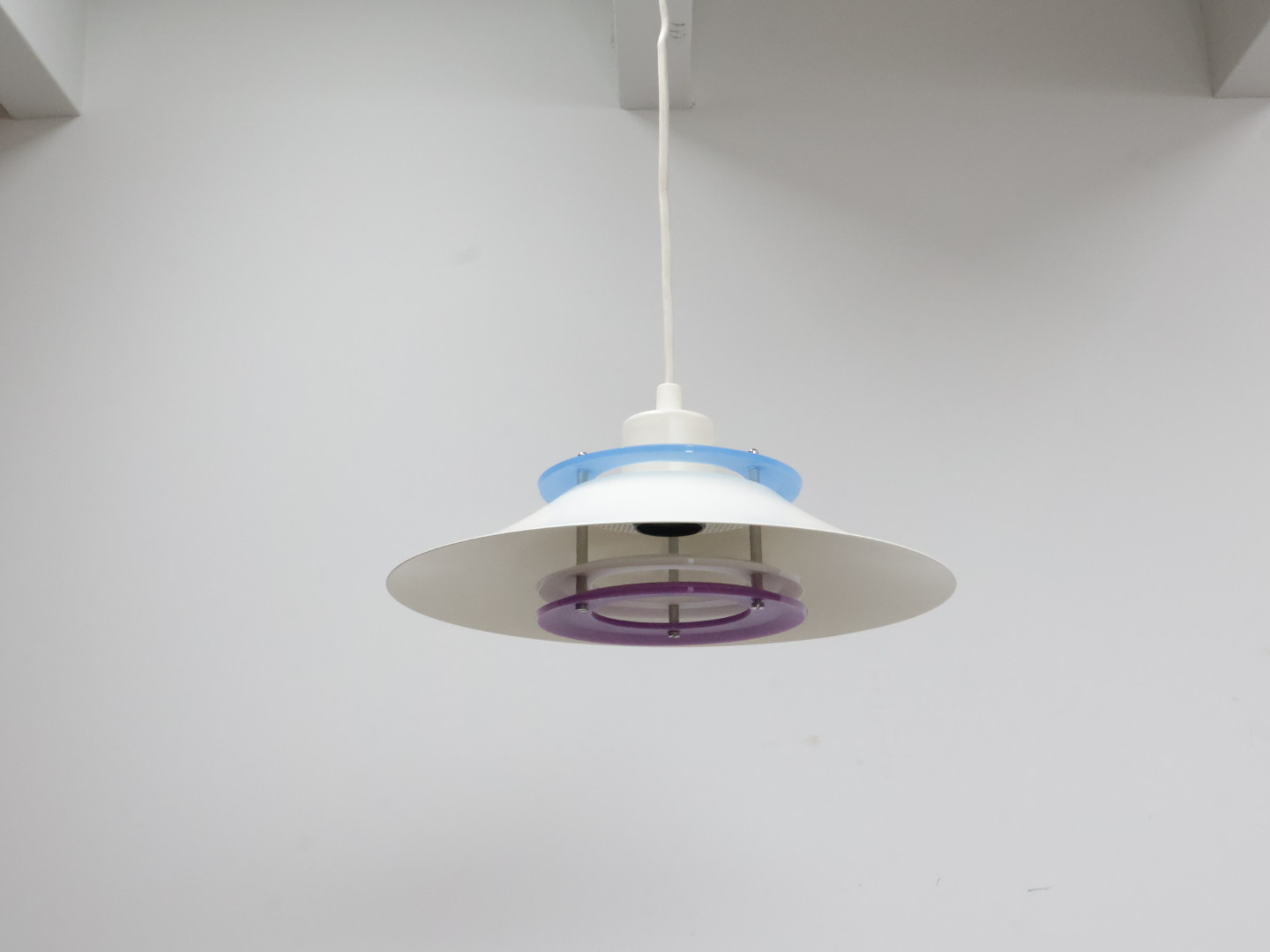 Vintage hanglamp / metaal kunststof / paars blauw wit / Design Light Denmark