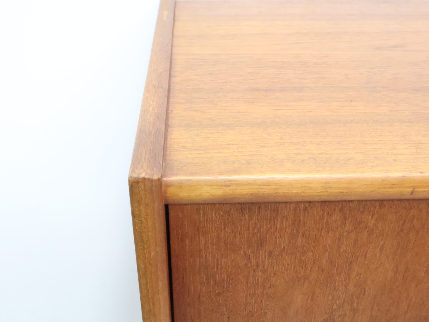 Vintage wandmeubel / schuifdeur / teak / conissche poten