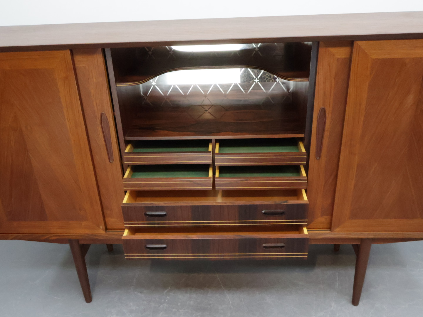 Vintage wandmeubel / teak / schuifdeuren / Denemarken